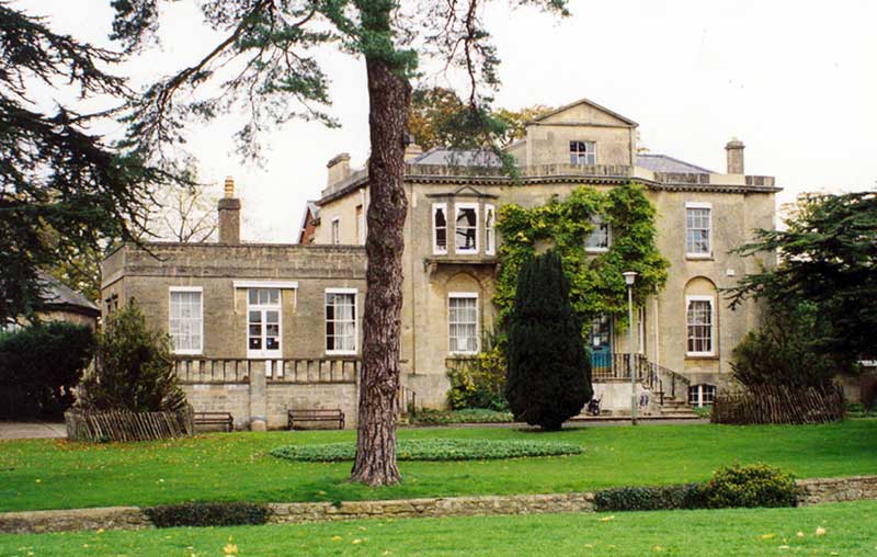 Bury Knowle House