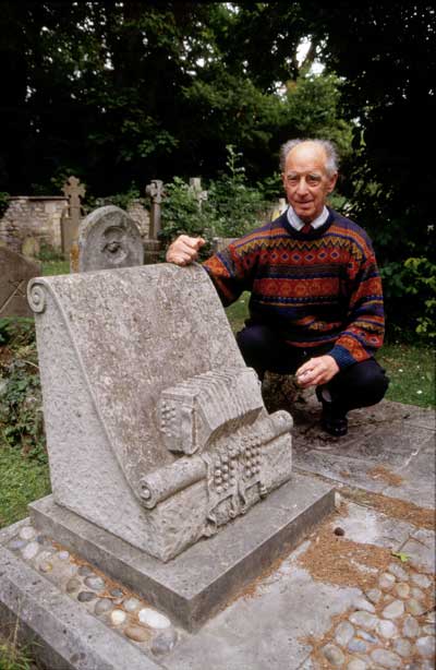 Charlie Kimber at William Kimber’s grave