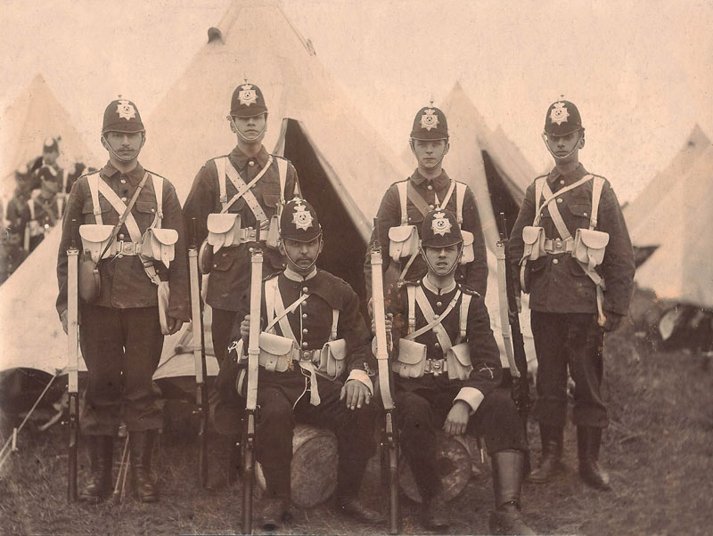 Group of soldiers